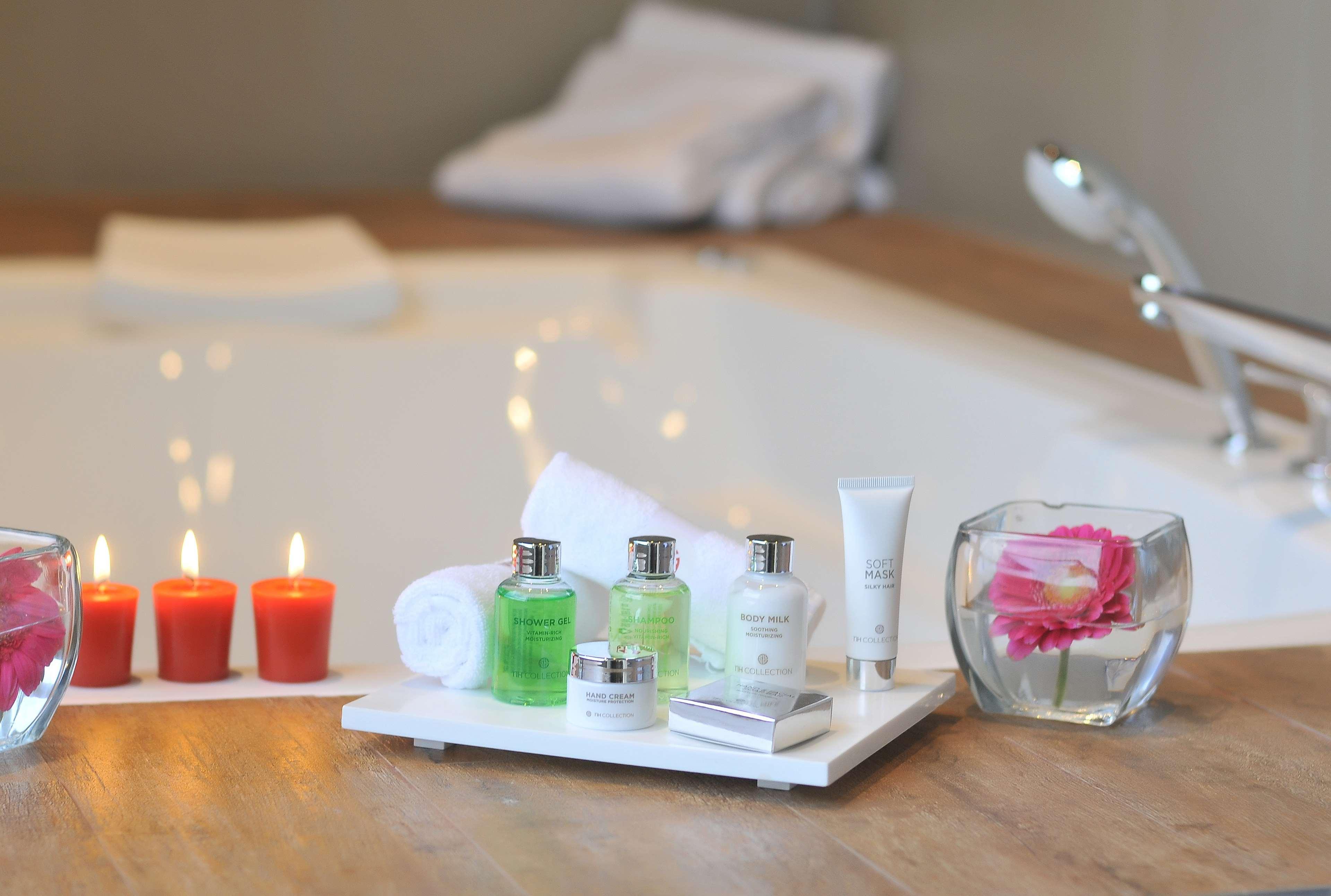 Nh Collection Plaza Santiago Ξενοδοχείο Εξωτερικό φωτογραφία A selection of toiletries