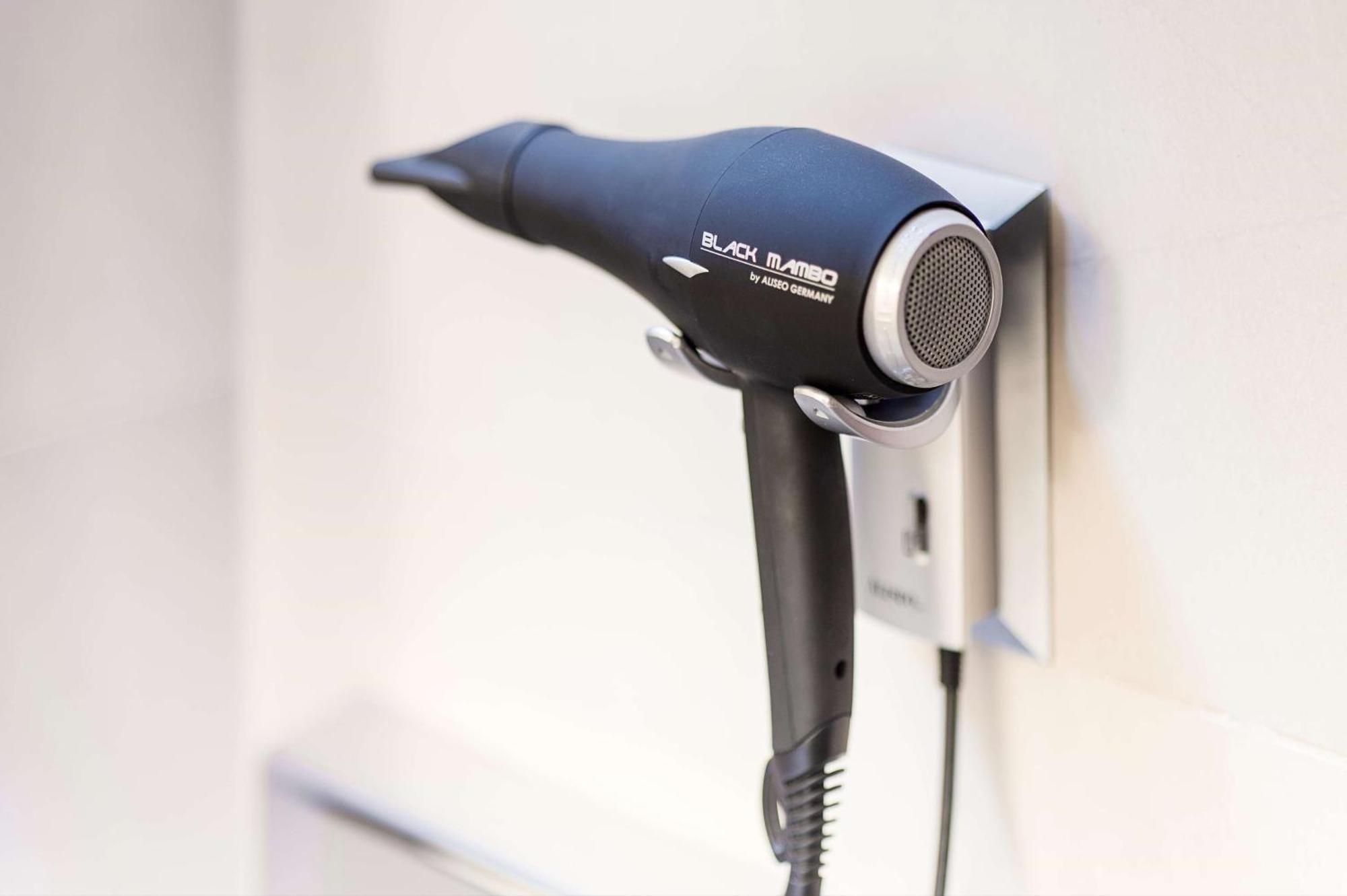 Nh Collection Plaza Santiago Ξενοδοχείο Εξωτερικό φωτογραφία A hair dryer