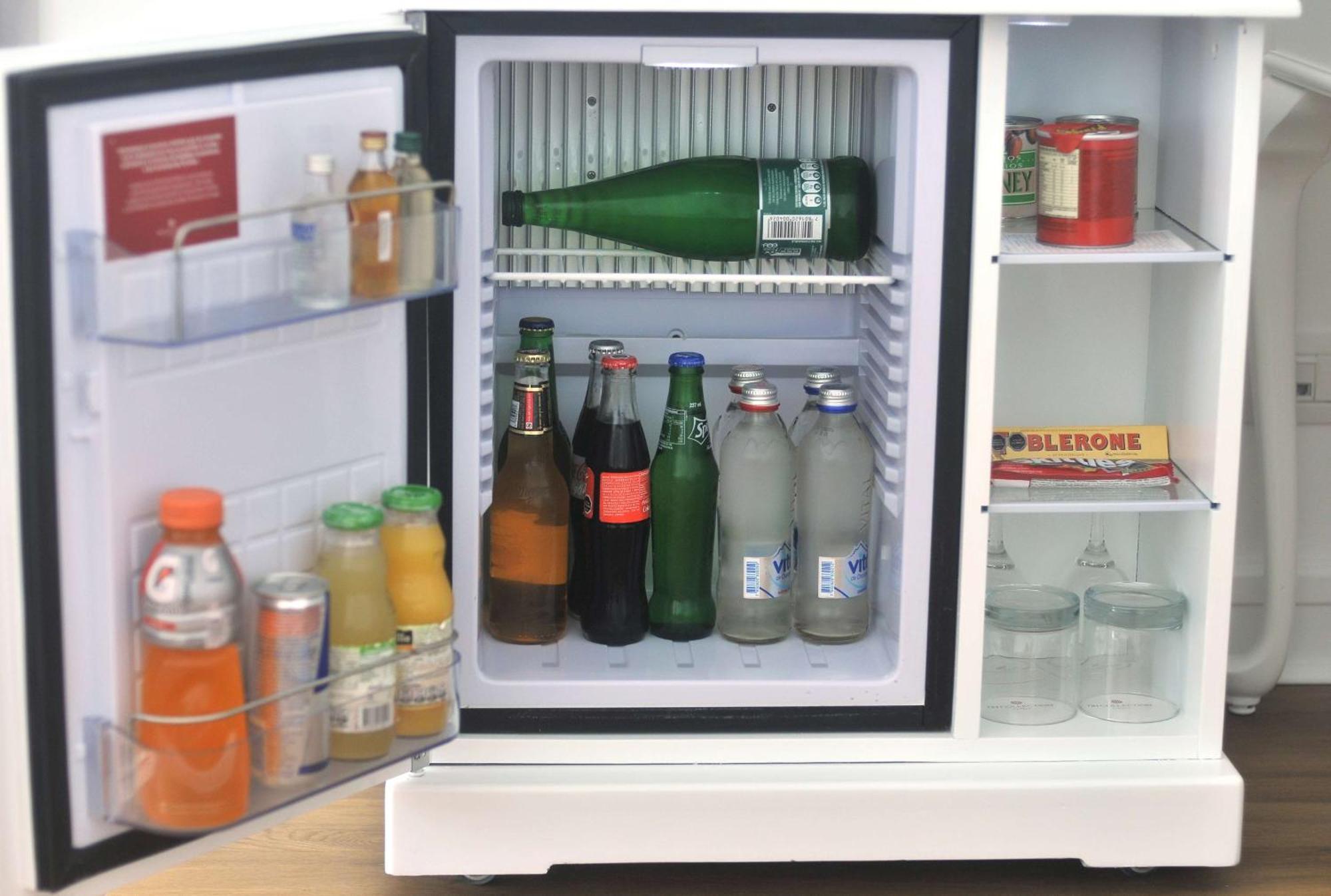 Nh Collection Plaza Santiago Ξενοδοχείο Εξωτερικό φωτογραφία A mini-bar