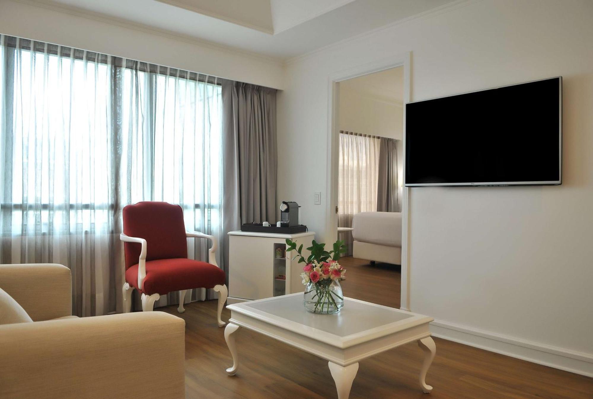 Nh Collection Plaza Santiago Ξενοδοχείο Εξωτερικό φωτογραφία A room at the hotel