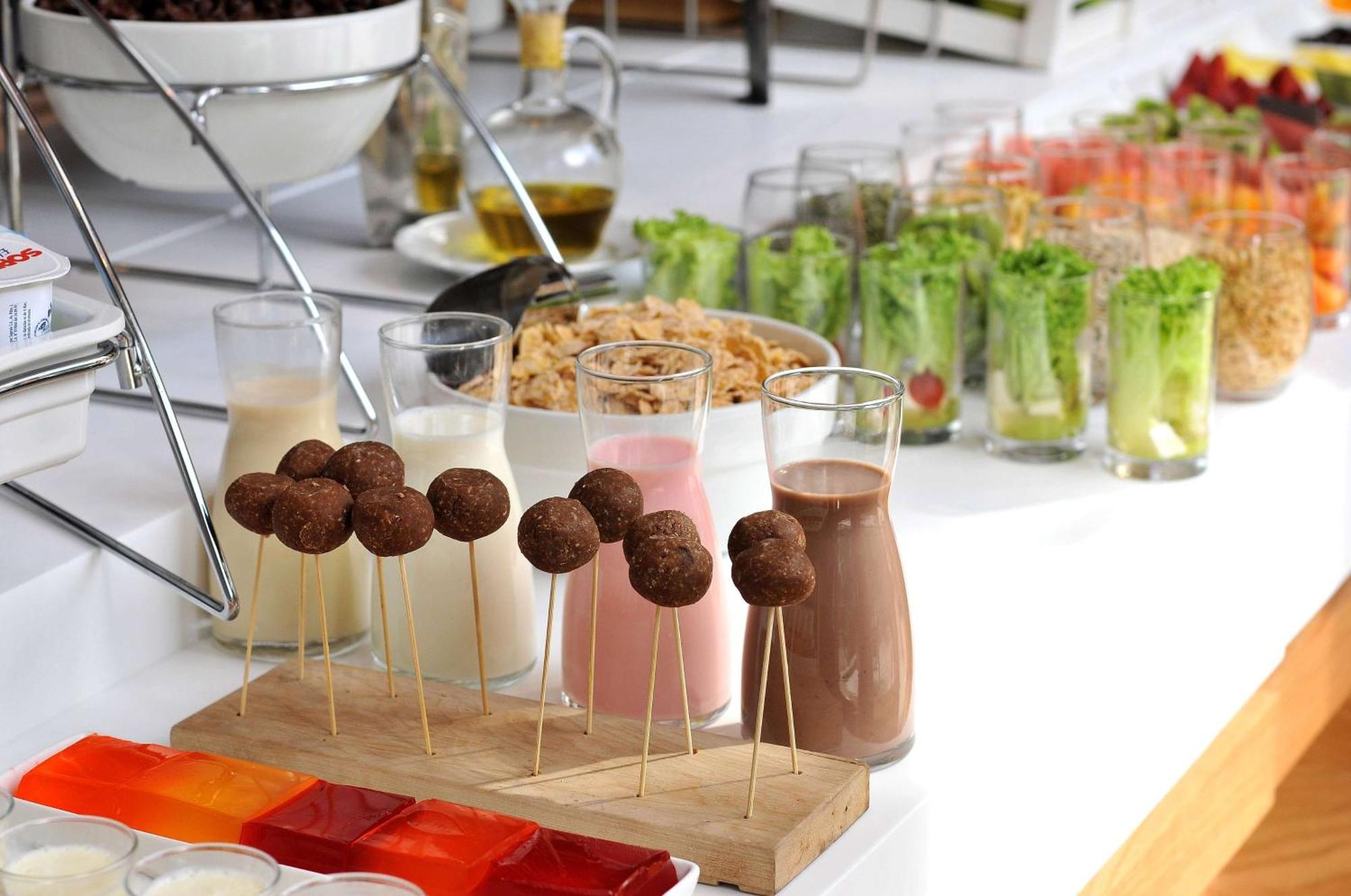 Nh Collection Plaza Santiago Ξενοδοχείο Εξωτερικό φωτογραφία A selection of smoothies