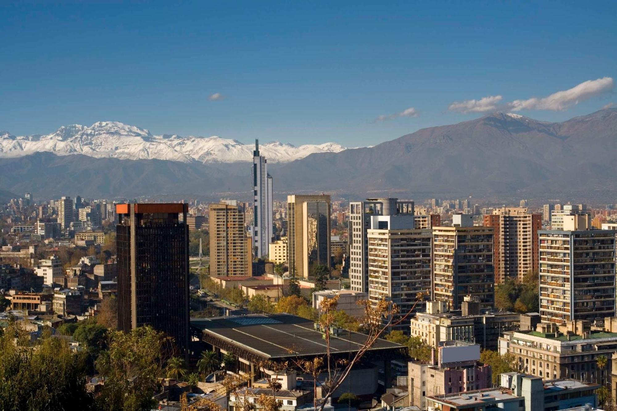 Nh Collection Plaza Santiago Ξενοδοχείο Εξωτερικό φωτογραφία Santiago skyline