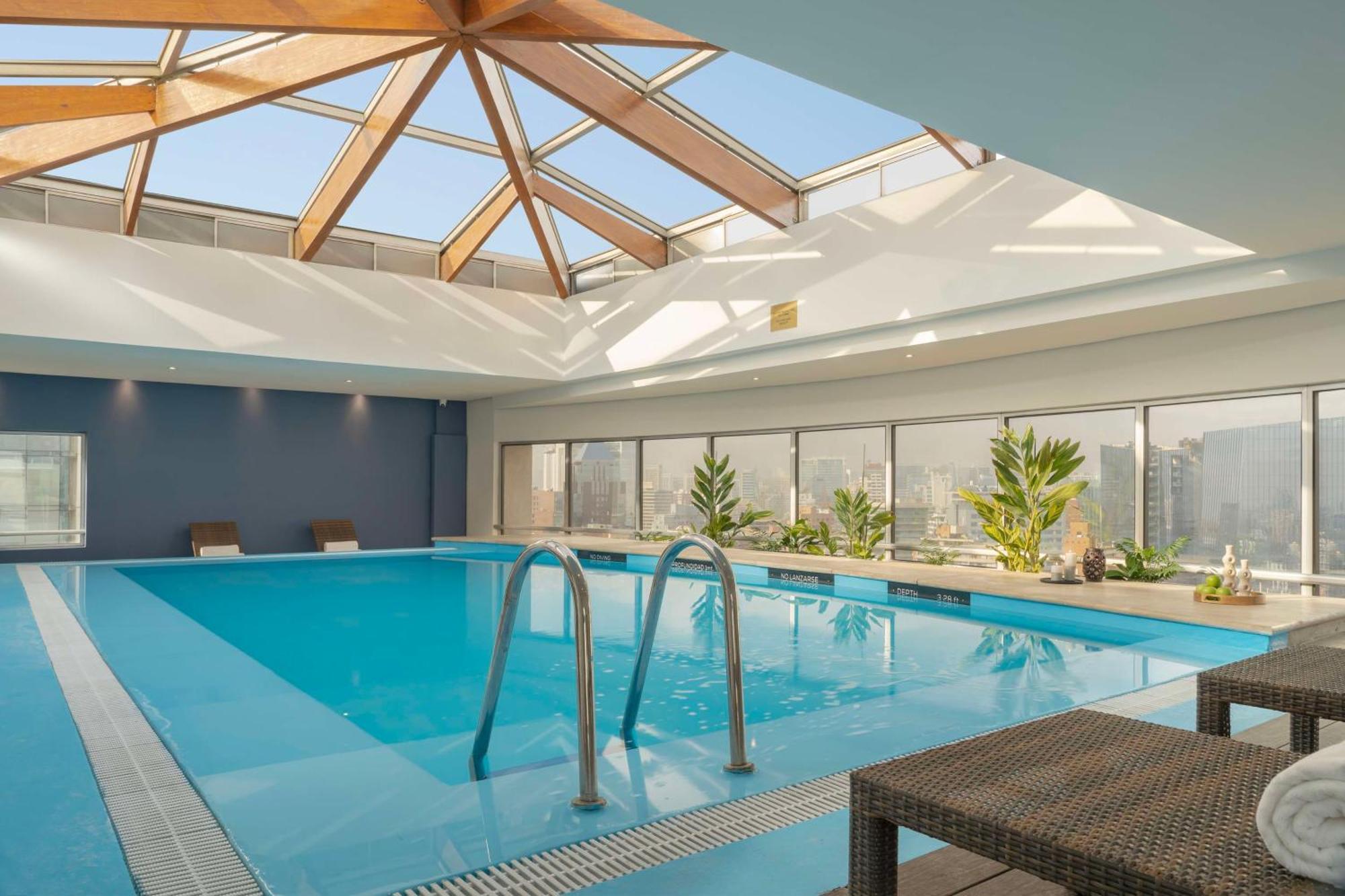 Nh Collection Plaza Santiago Ξενοδοχείο Εξωτερικό φωτογραφία The pool at the hotel